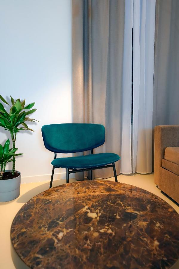 Bergamo Inn 21 Extérieur photo A chair