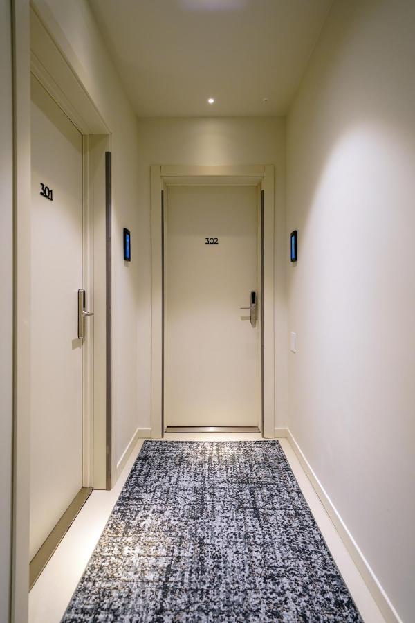 Bergamo Inn 21 Extérieur photo A door